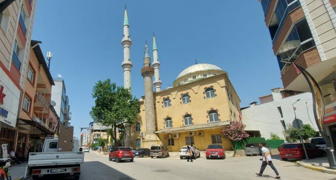 İzmir’de cami hoparlöründen yine müzik yayını: Bu kez Bülent Ersoy çaldı