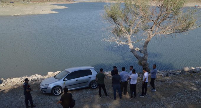 Baraj gölüne giren 19 yaşındaki iki arkadaş boğuldu