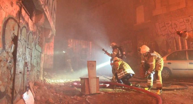 Beyoğlu’nda kilisenin lojman kısmında yangın: İki ölü iki yaralı