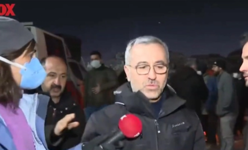 Kahramanmaraş’ın AKP’li belediye başkanına soru soran muhabir ve tepki gösteren depremzede böyle engellendi