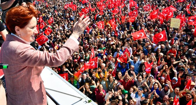 Akşener, deprem bölgesindeki yılan tehlikesine dikkat çekti: Bu, kimsenin bilmediği bir konu