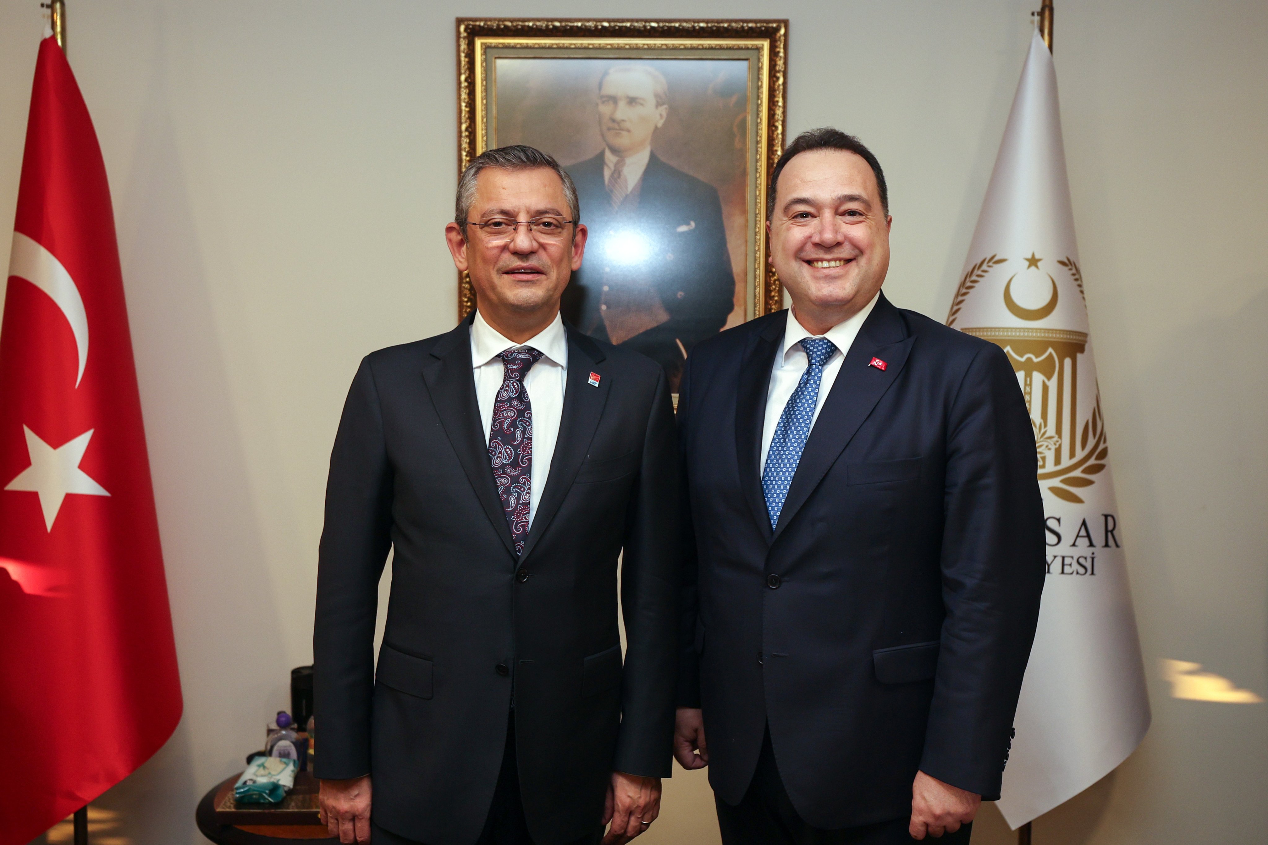 Özgür Özel Manisa’ya “kendini” mi atadı?